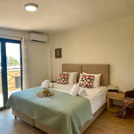 The Secret Treehouse Herszonisszosz