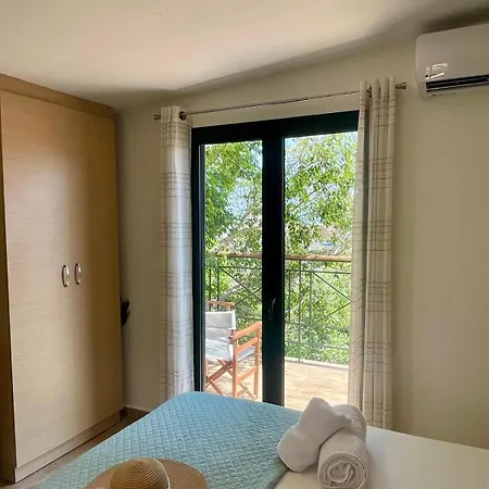 The Secret Treehouse * Hersonissos (Crete)