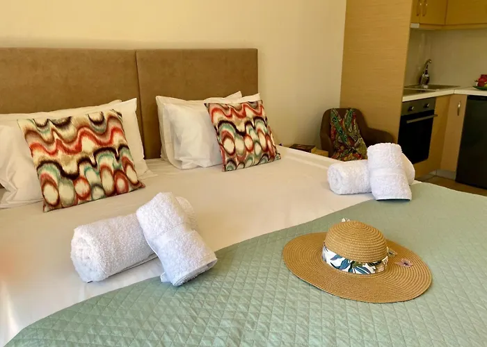 アパート The Secret Treehouse ヘルソニソス