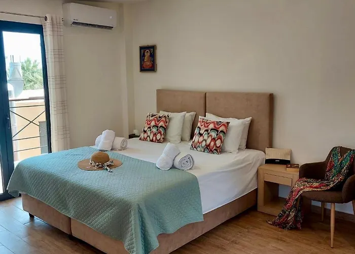 The Secret Treehouse ヘルソニソス