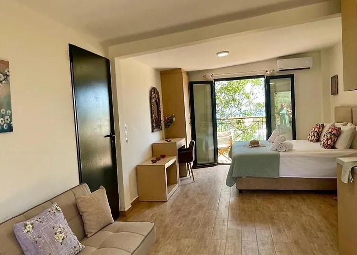 The Secret Treehouse Апартаменти Херсонісос